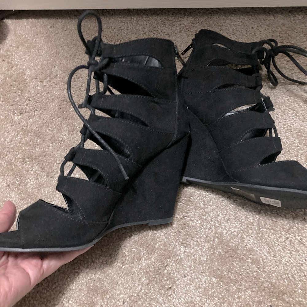 NWT Wild Diva shoes size 6.5